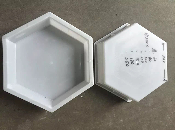 預(yù)制實(shí)心護(hù)坡模具